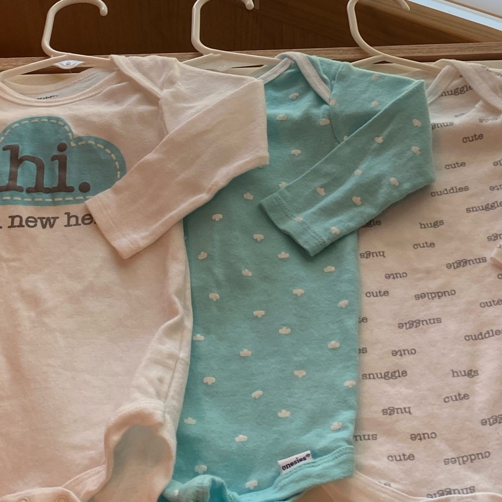 Baby Boy Gerber onesie bundle 6-9 months never been used without tags